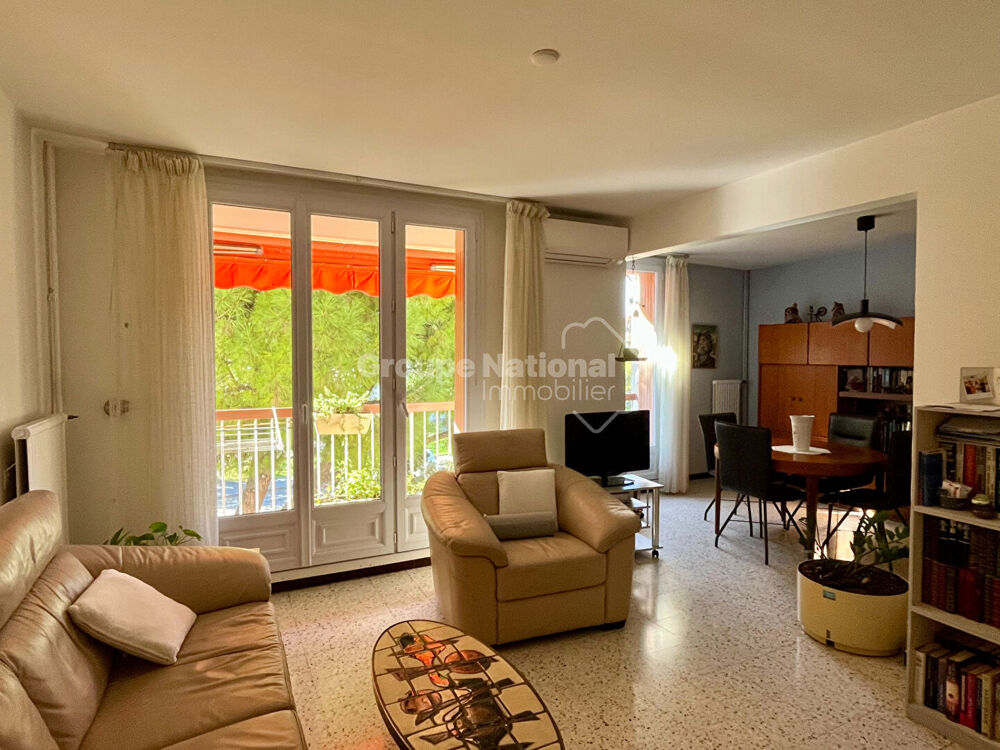 ARLES. Spacieux appartement T4.