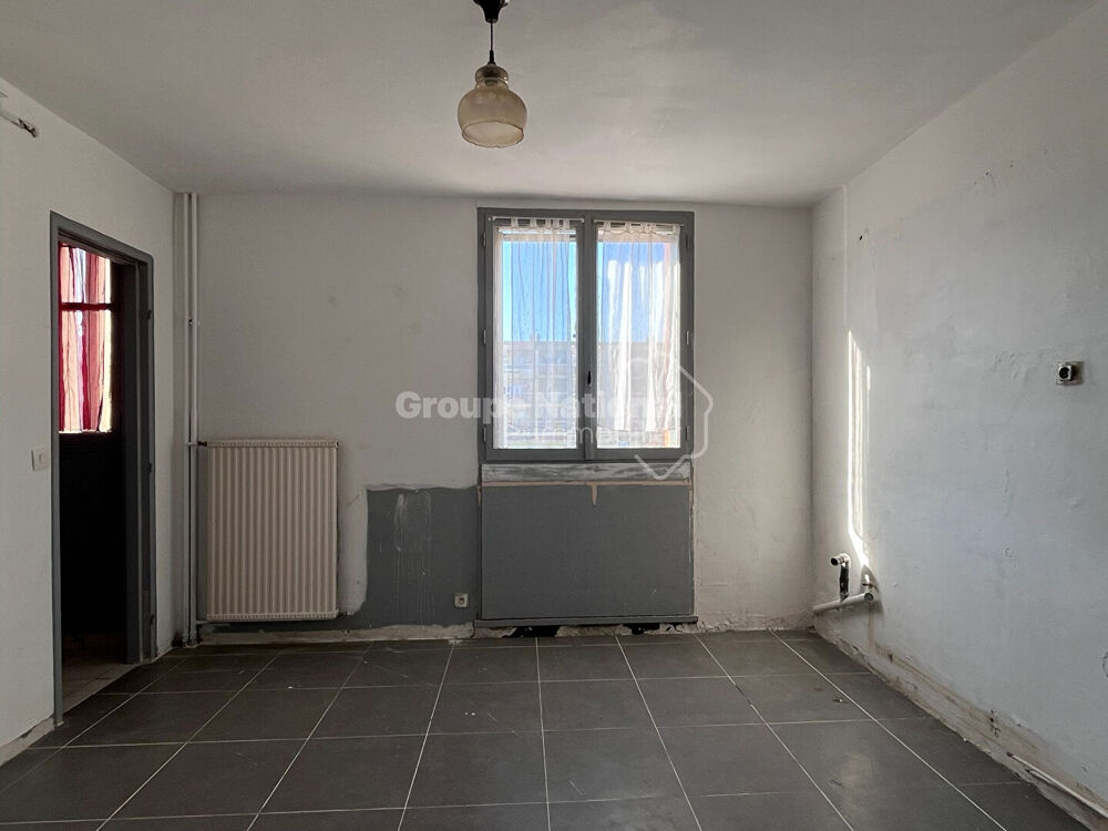 ARLES. Appartement T4 avec balcon