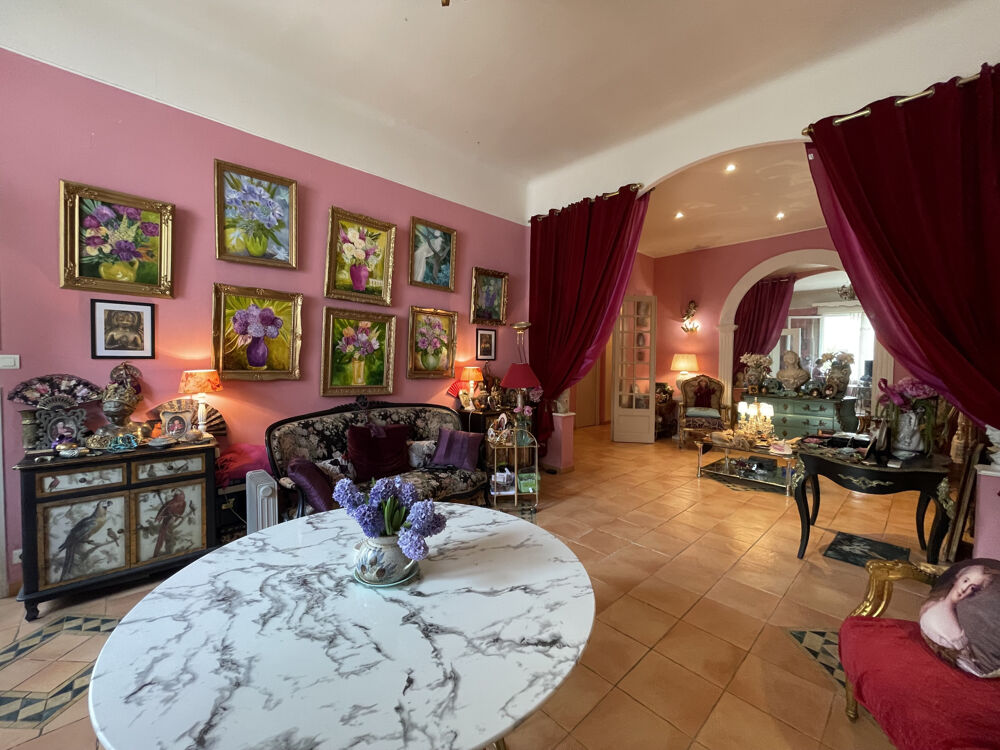 TARASCON. Maison de ville à vendre avec garage