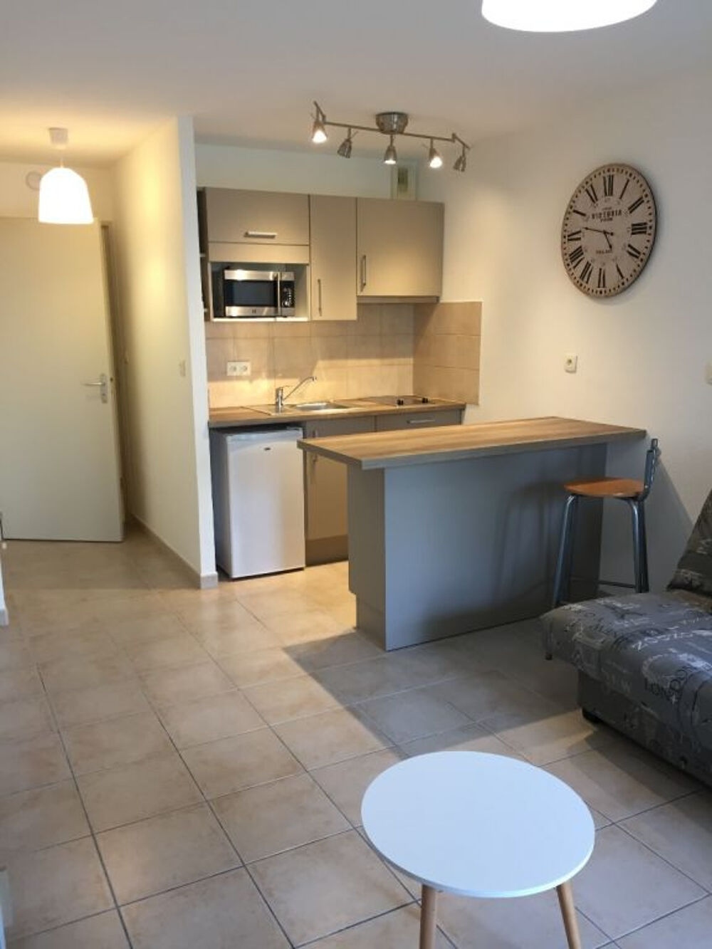À louer Studio meublé 25 m2 Résidence Les Cyclades, Arles