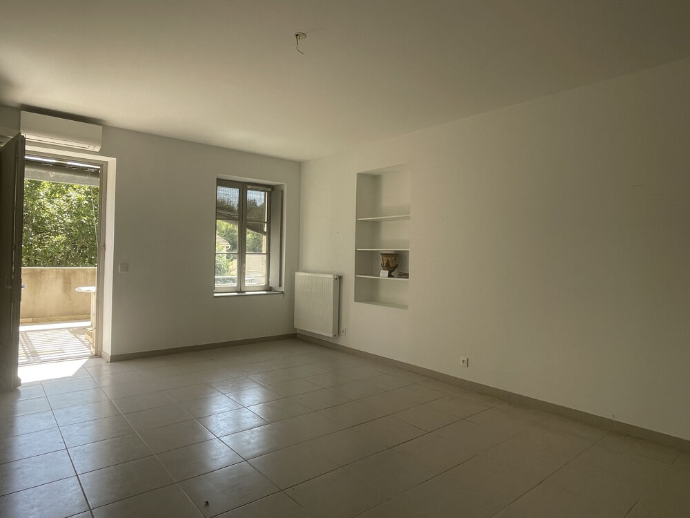 FONTVIEILLE - Appartement de 73 m2 au coeur du village