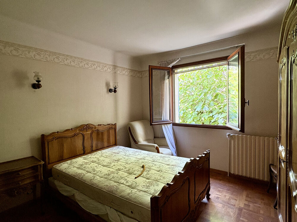 A mouleyres chemin de la tour des jonquets - vente d'une villa de 80m2 environ sur un joli terrain de 982m2