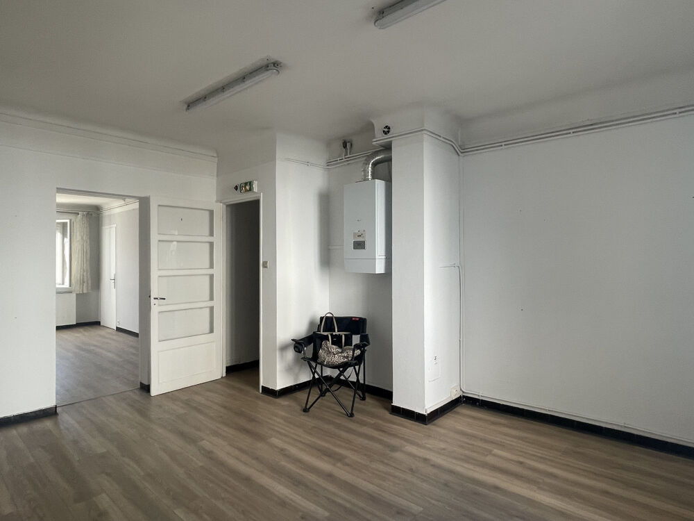   Local professionnel de 70m2 à louer à Tarascon Tarascon