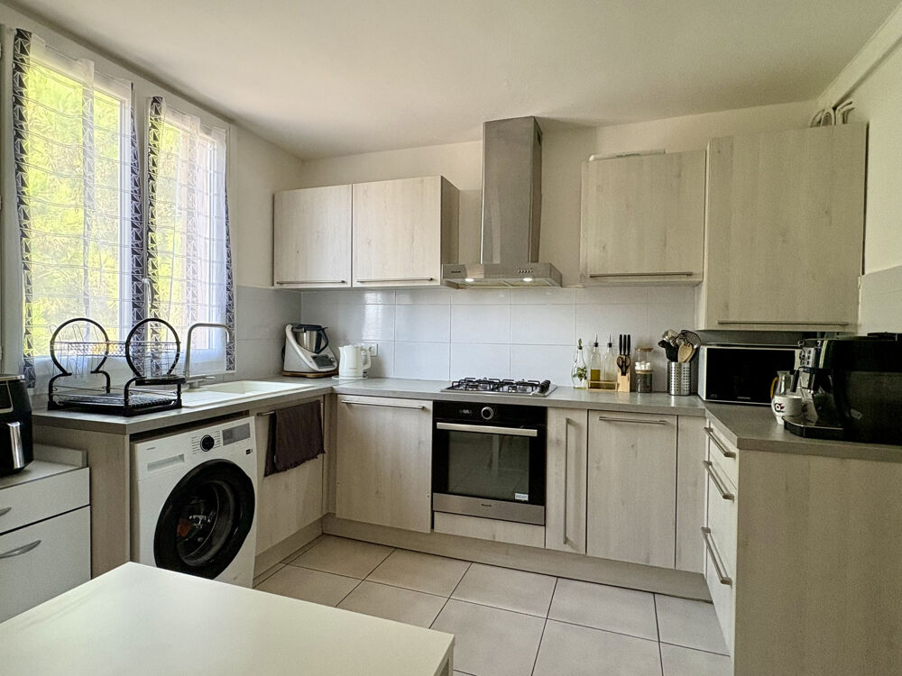Vente Appartement ARLES. Appartement en parfait état avec cave et parking. Arles
