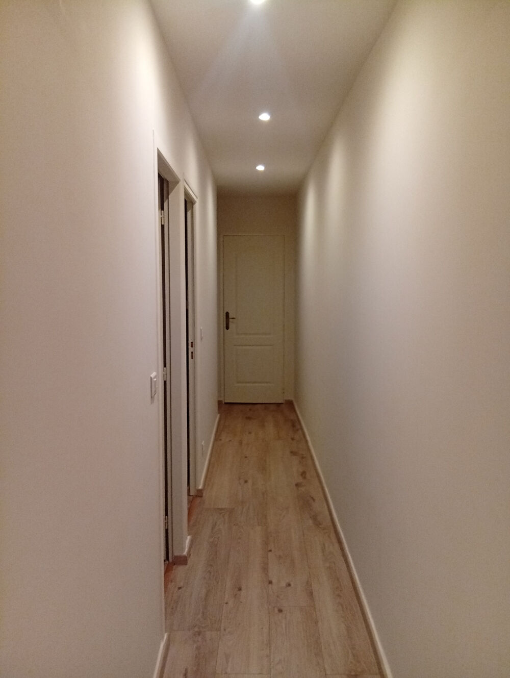 Location Appartement À LOUER   APPARTEMENT MEUBLÉ 3 PIÈCES   CENTRE-VILLE Arles