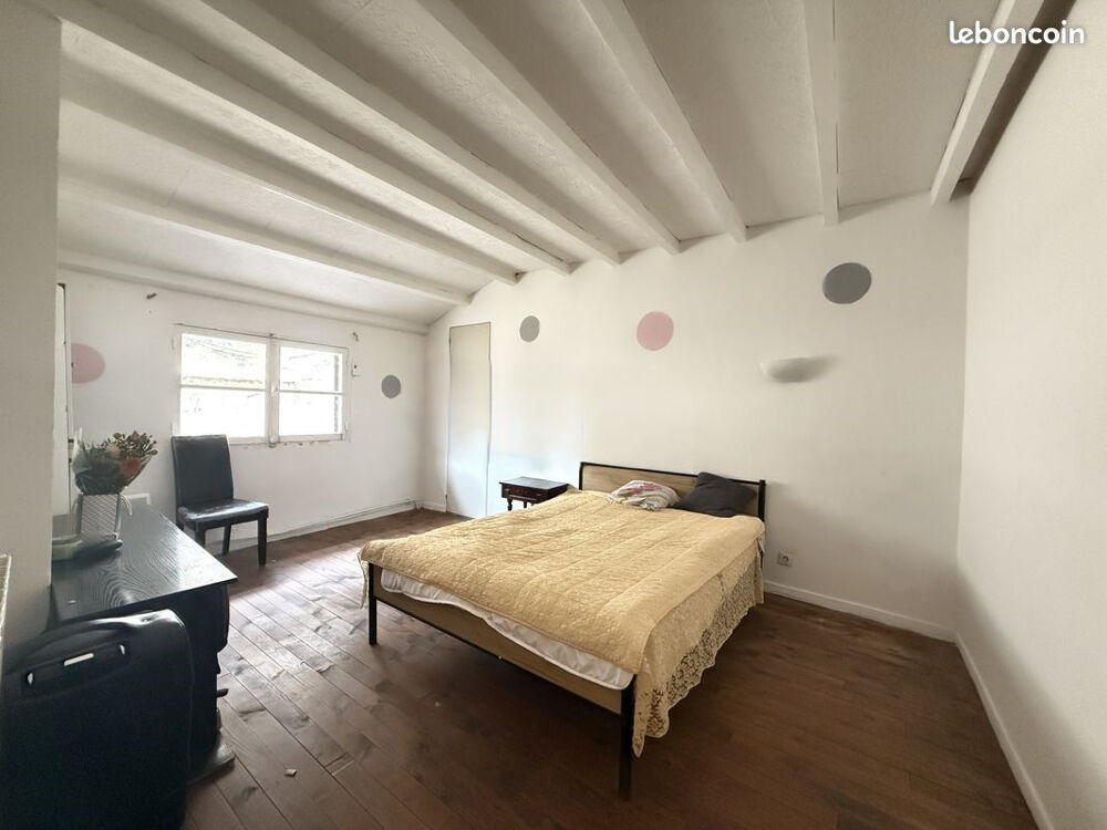 TARASCON - Maison de ville en plein centre ville de 130m2 avec garage et studio