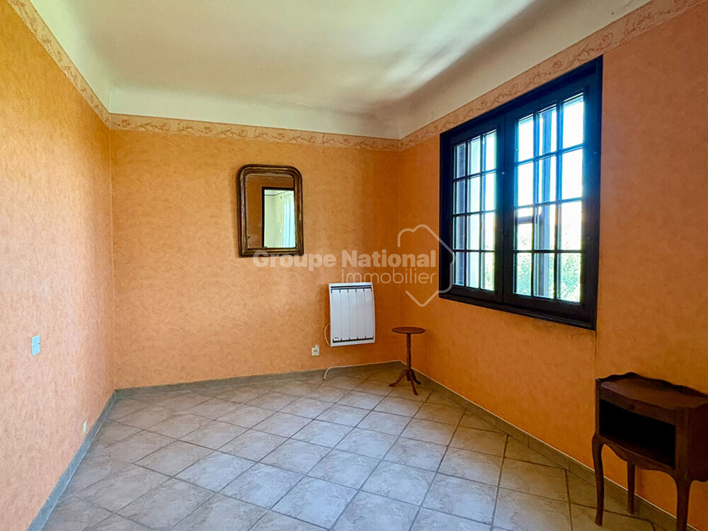 ARLES. Villa de plain pieds Alyscamps