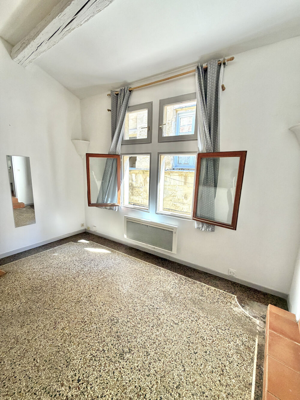 Location Appartement Studio Centre Historique Arles