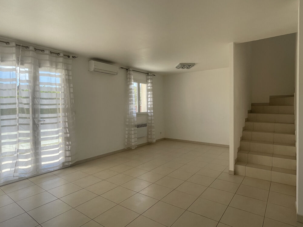 Vente Maison Villa de 80m2 habitable sur un terrain clos de 320m2 avec piscine et garage à ST ETIENNE DU GRES St etienne du gres