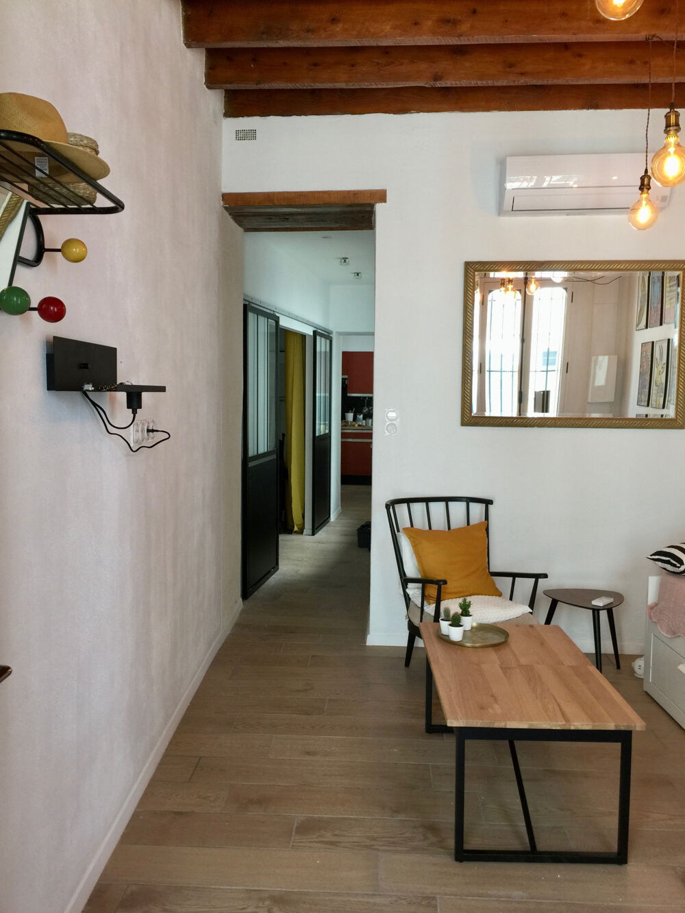 Jolie T2 meublé arènes - Bail étudiant - cours intérieur