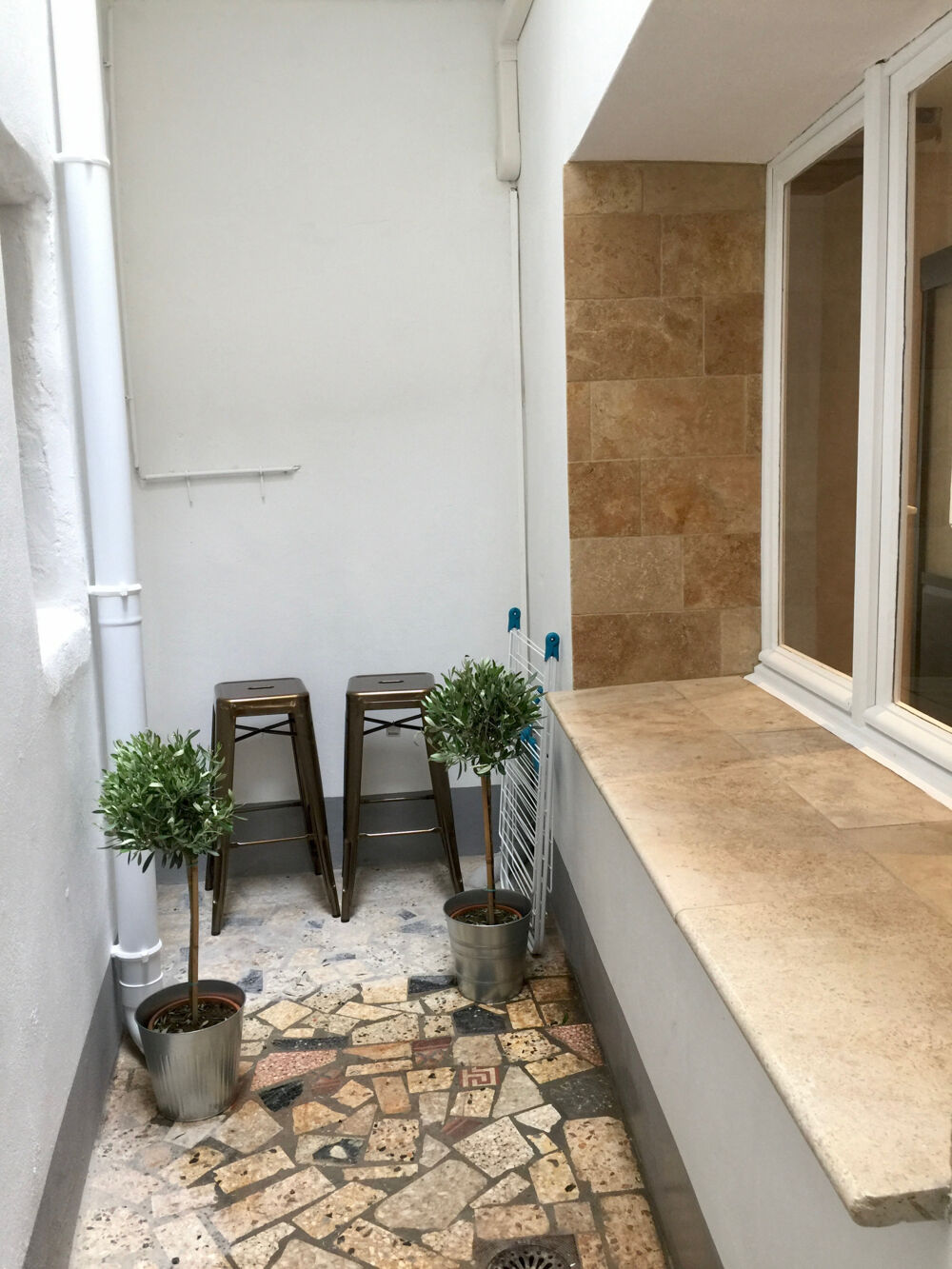 Location Appartement Jolie T2 meublé arènes - Bail étudiant - cours intérieur Arles