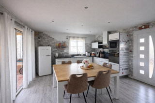  Propriété/château à vendre 6 pièces 133 m²