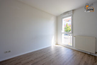  Appartement à louer 3 pièces 63 m²