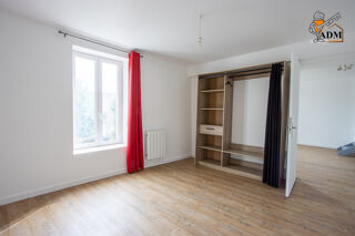  Appartement à louer 4 pièces 82 m²