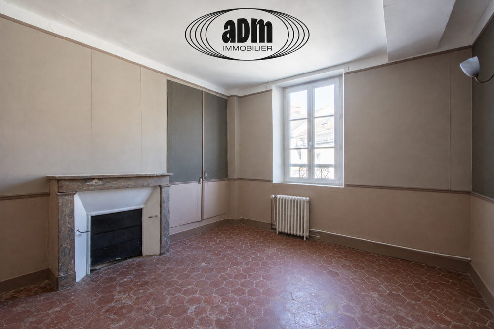 Maison de ville en triplex à rénover Trilbardou