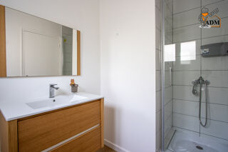  Appartement à louer 4 pièces 82 m²