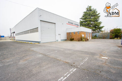 ENTREPÔT AVEC PARKING 3800 77100 Meaux