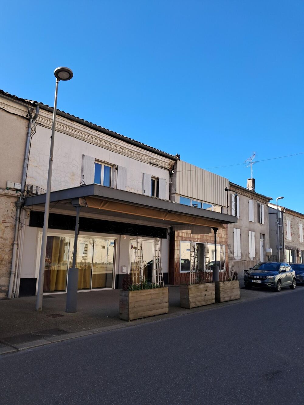 Maison 7 pièces 331 m² · à Bon Encontre · 331 m² · 179 000 €