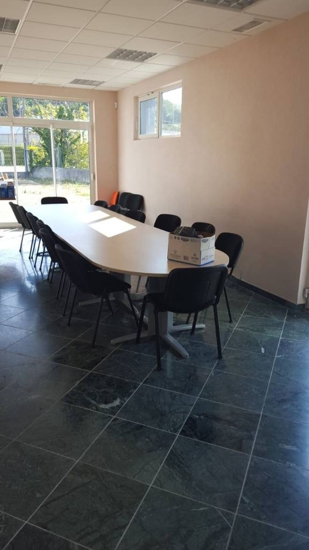 SORTIE AGEN LOCAL BUREAU BEL EMPLACEMENT COMMERCIAL