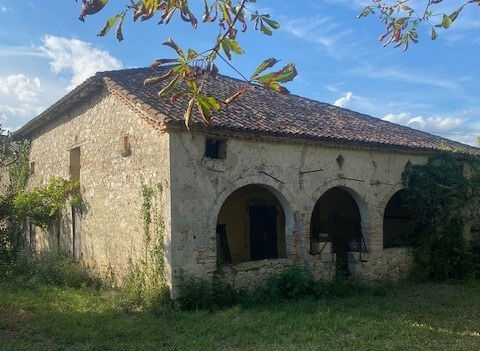   BELLE FERME GERSOISE À RESTAURER TERRE 4 HA Maison - 5 pièce(s) - 300 m²