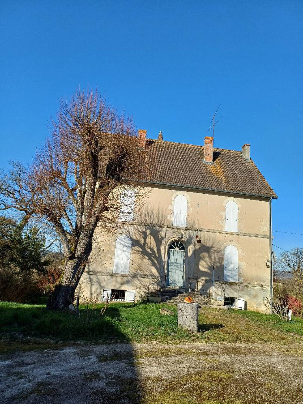 DOMAINE DE CARACTERE A RENOVER SUR 3 H