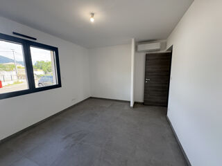  Appartement à louer 3 pièces 80 m²