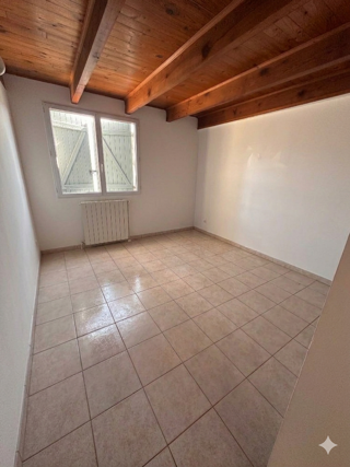  Appartement à louer 4 pièces 74 m²