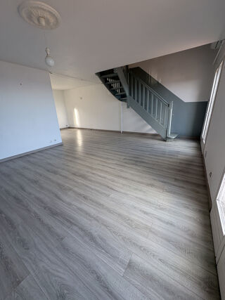  Appartement à louer 4 pièces 95 m²