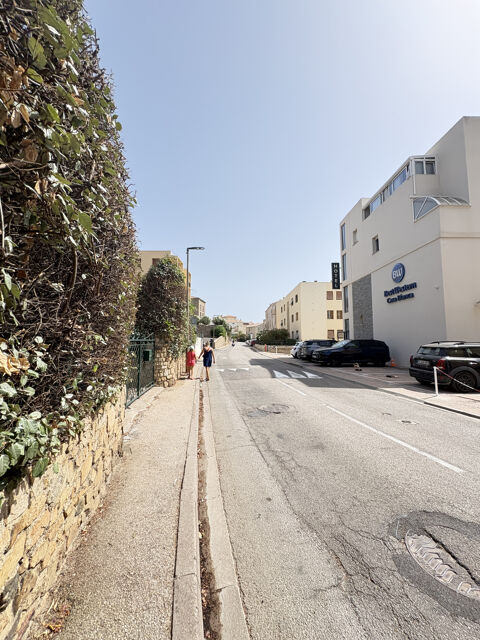  MURS COMMERCIAUX SUR CALVI 