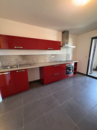 Appartement à louer 3 pièces 79 m²