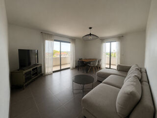  Appartement à louer 3 pièces 79 m²