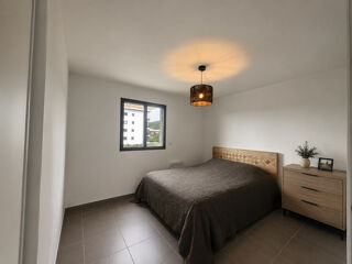  Appartement à louer 3 pièces 79 m²