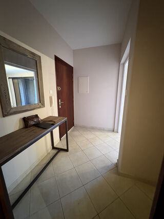  Appartement à louer 4 pièces 89 m²