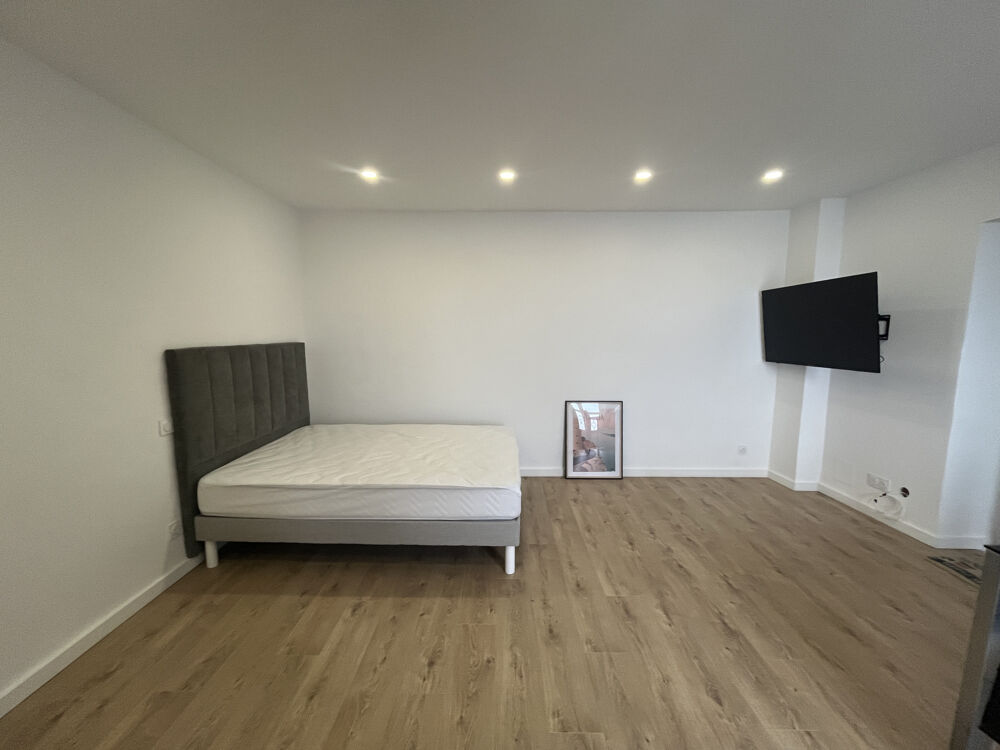 Location Appartement GRAND STUDIO MEUBLE CENTRE-VILLE- VUE MER Bastia