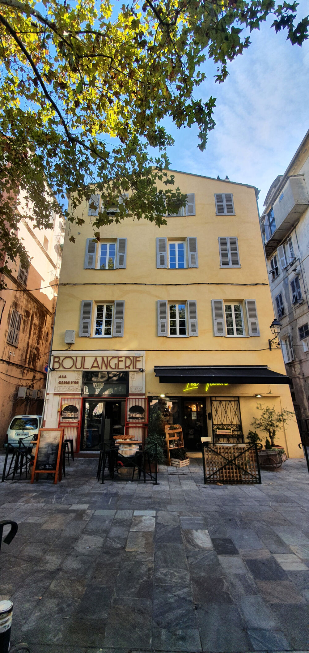 F2 MEUBLÉ PLACE DU MARCHÉ