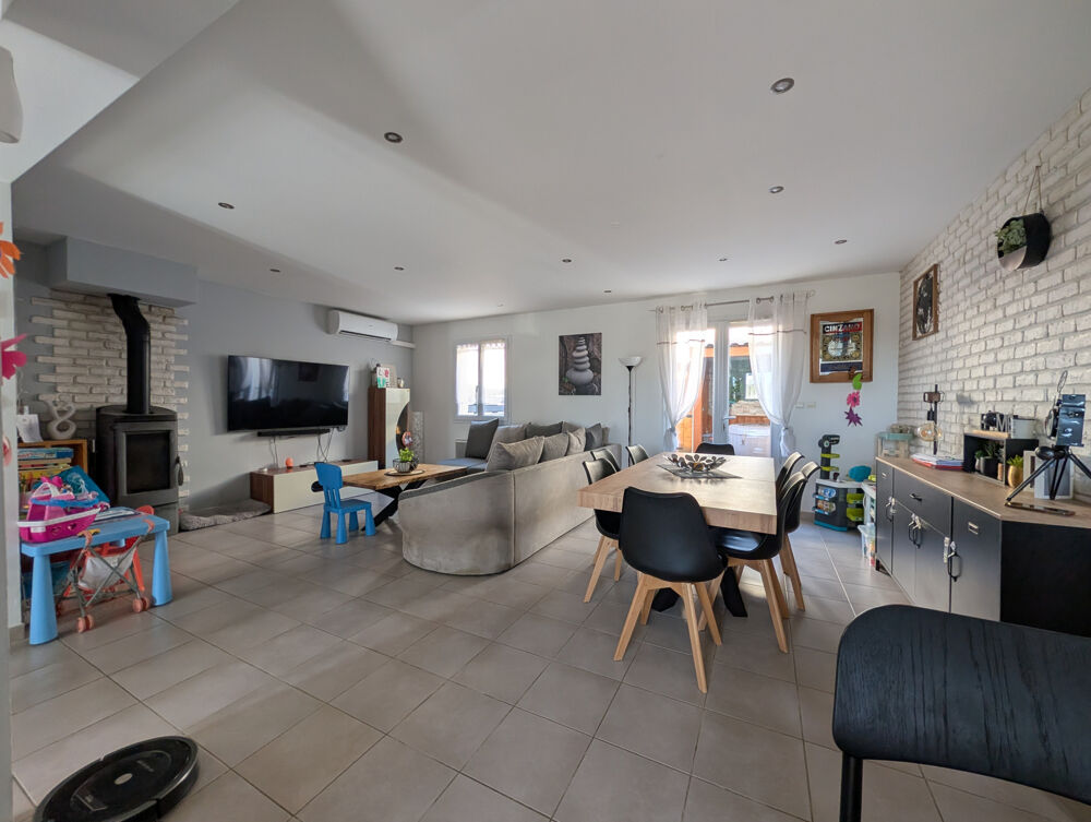 Vente Maison Maison 4 pièces avec 3 chambres et grande terrasse à Peypin-d'Aigues. Peypin d aigues