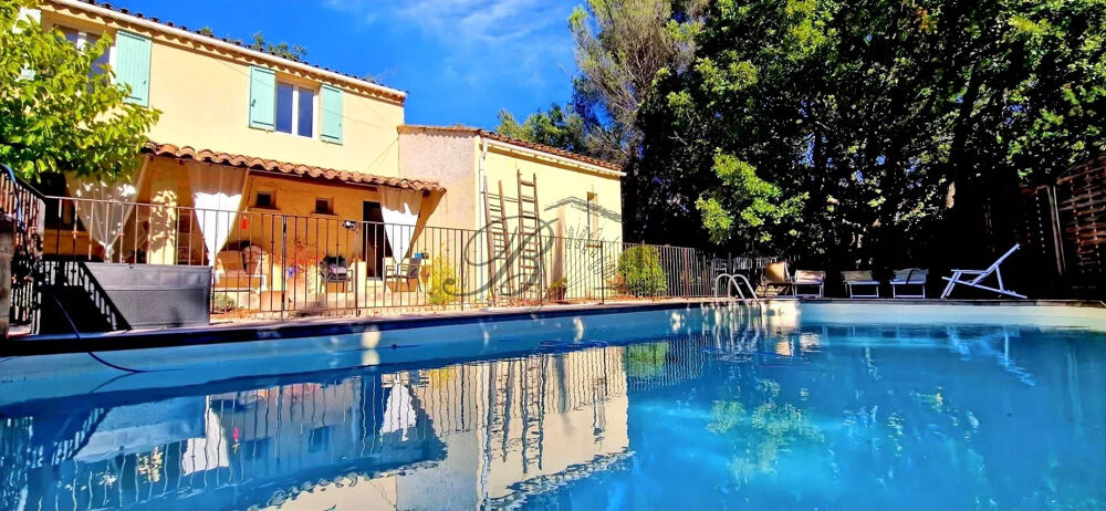 Maison 5 pièces 132 m² · à Lourmarin · 132 m² · 699 000 €