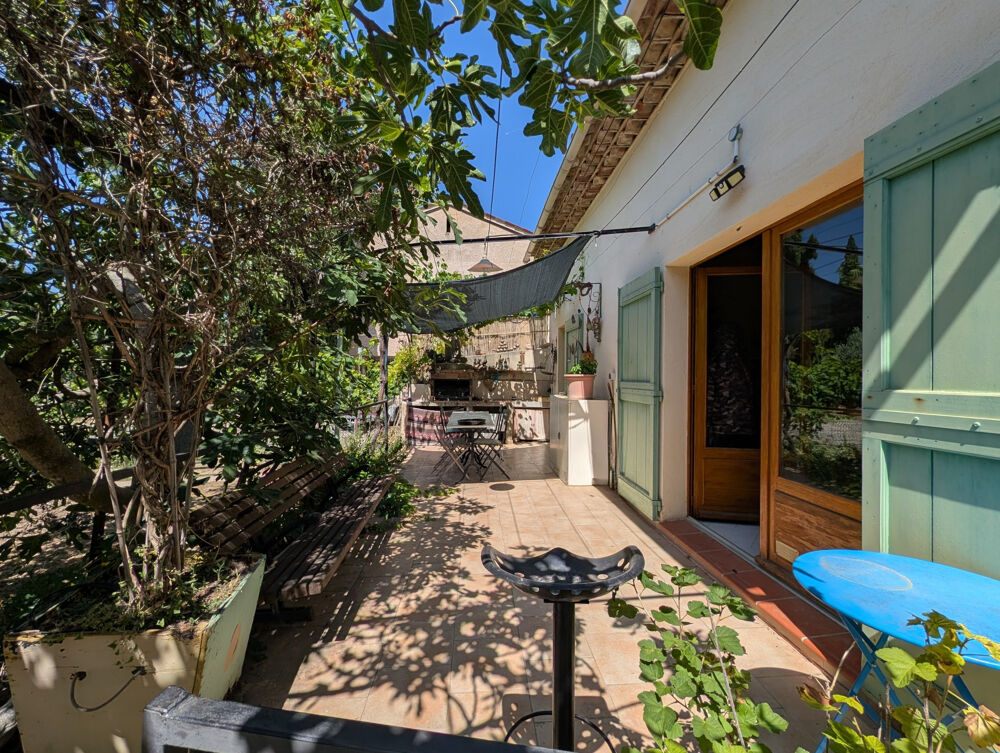 Maison de 90 m2 à Saint-Martin-de-la-Brasque avec garage et jardin