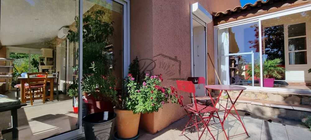 Vente villa avec vue et dépendances, 84120 La Bastidonne.