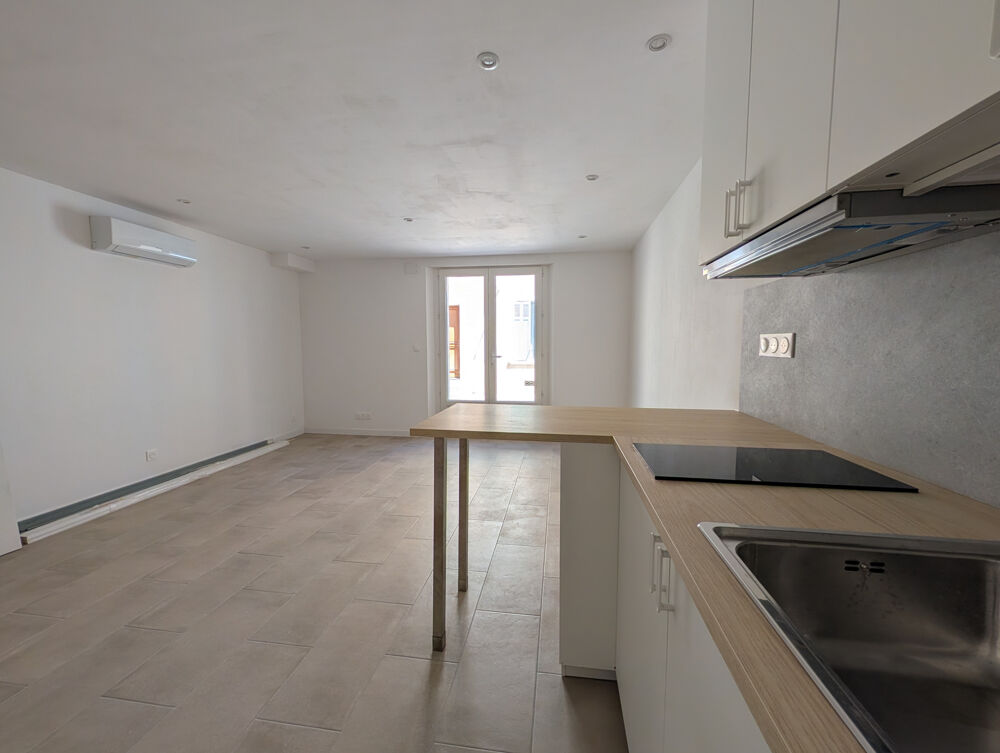 Location Duplex/Triplex Appartement duplex F2 à louer   Cadenet, à proximité de Pertuis Cadenet