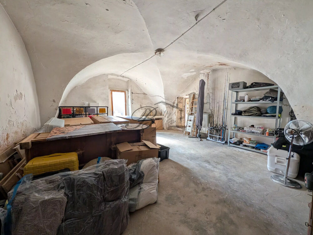 Vente Ferme Ancienne ferme avec piscine à Grambois sur 6000m2 de terrain. Grambois