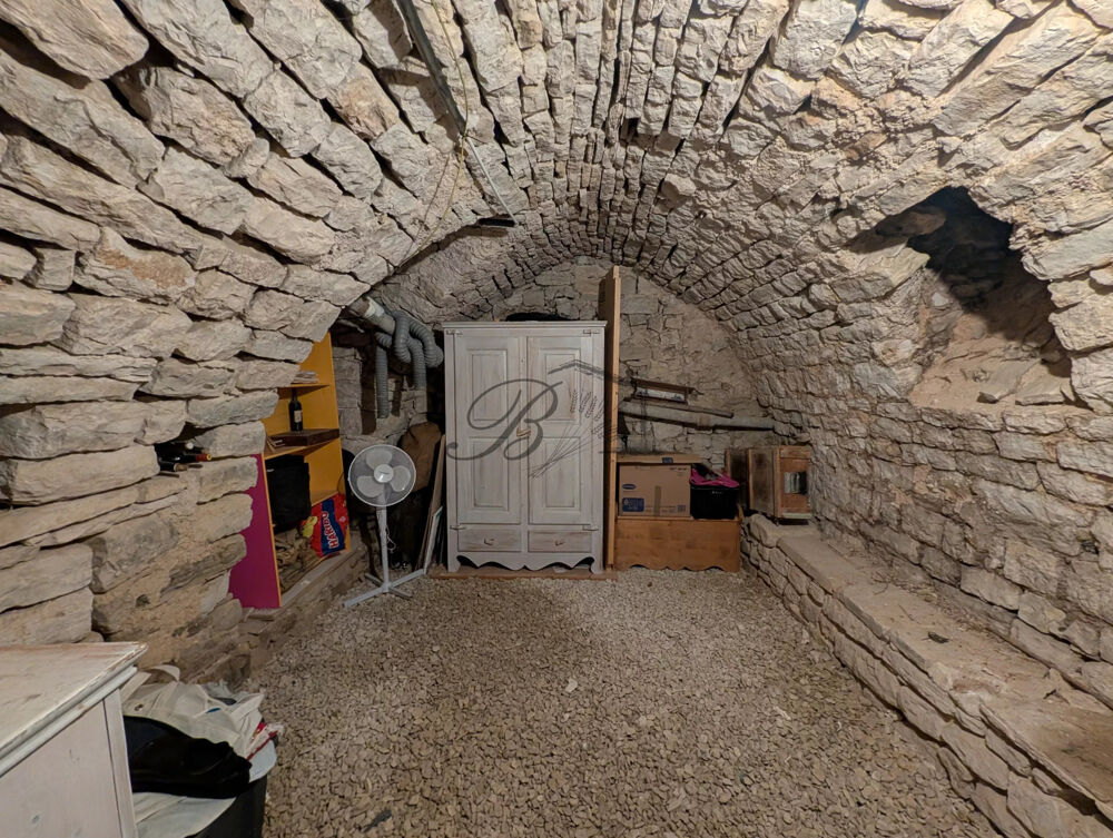 Charmante maison de village à La Bastide-des-Jourdans avec jardin et garage