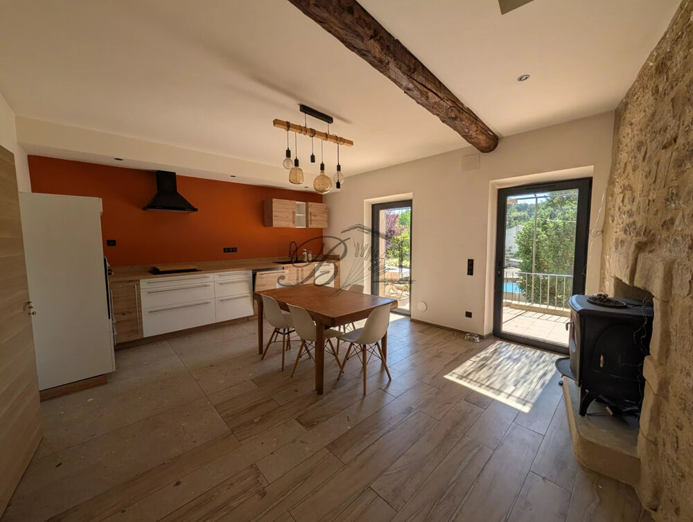 Charmante maison de village à La Bastide-des-Jourdans avec jardin et garage