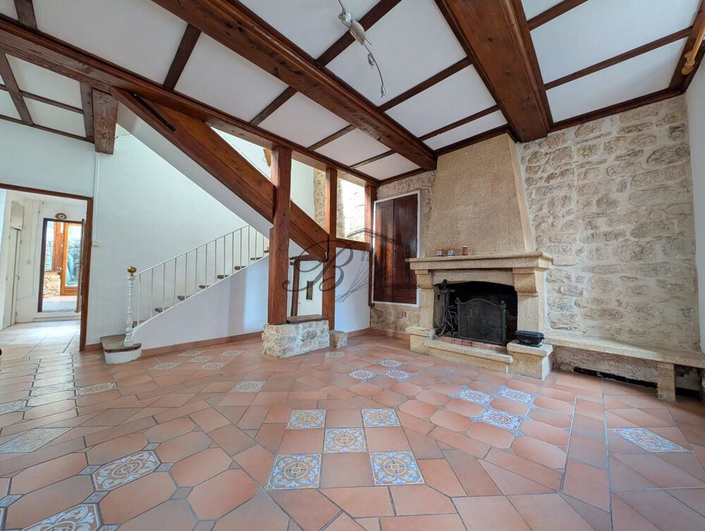 Maison à La Bastide-des-Jourdans avec exterieur et grange (constructible)