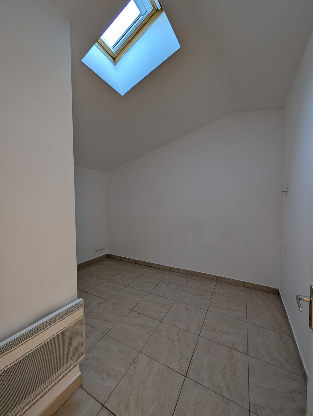 Location Appartement Appartement moderne et lumineux à La Tour-d'Aigues La tour d aigues