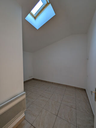  Appartement à louer 3 pièces 60 m²