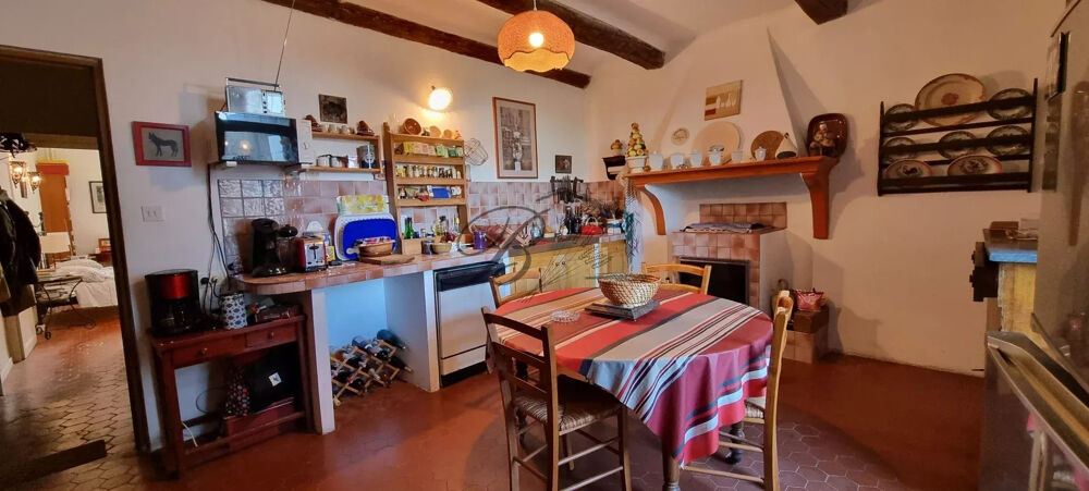 Maison de village à La Bastide-des-Jourdans avec beau potentiel