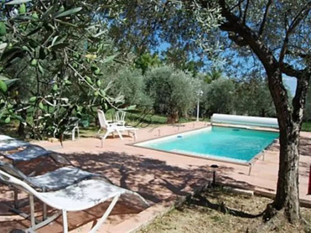 Villa mitoyenne avec T2 Indépendant et Piscine à La Motte-d?Aigues