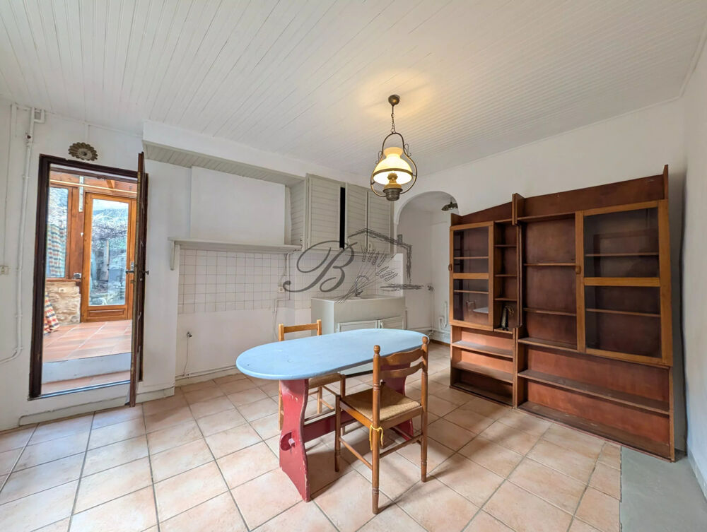 Maison à La Bastide-des-Jourdans avec exterieur et grange (constructible)