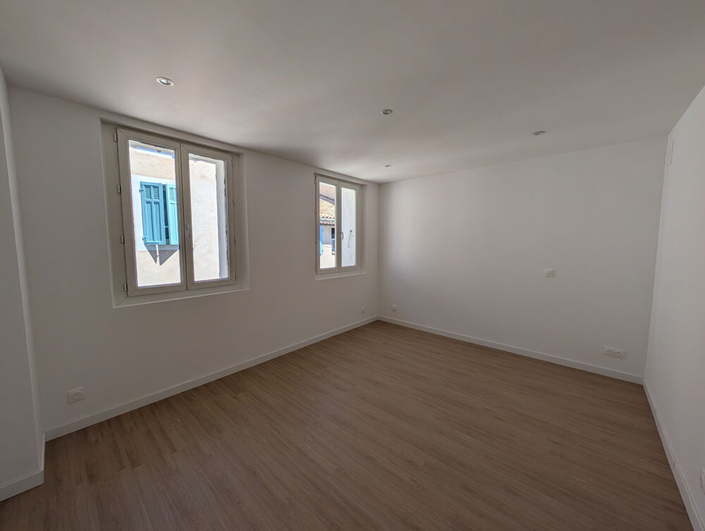 Location Duplex/Triplex Appartement duplex F2 à louer   Cadenet, à proximité de Pertuis Cadenet